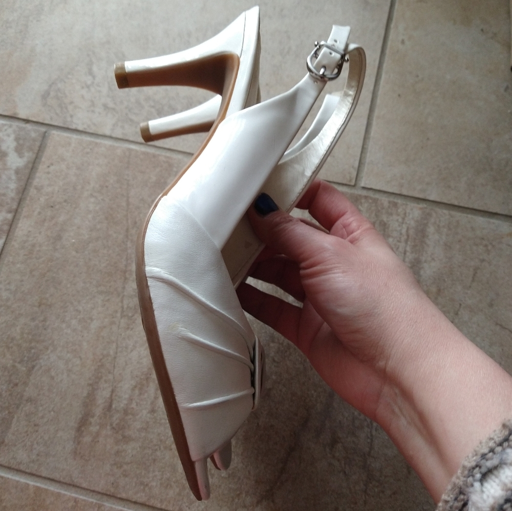 Etienne Aigner🤍 Classic Ivory Leather Shoes🤍 2.25" Heels NIB 7.5M. 🆕 - Picture 3 of 8